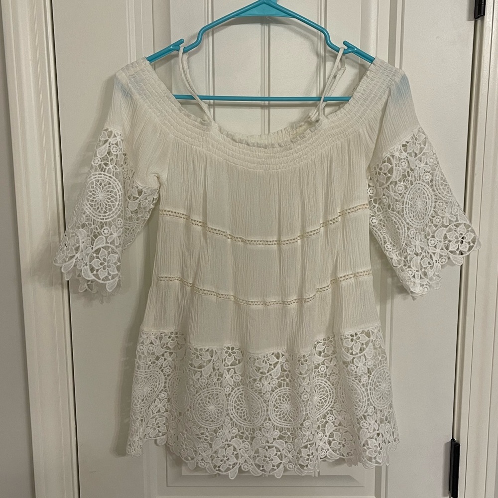 Women’s Lacey White Top